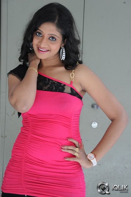 Sandeepthi-at-Dollar-Ki-Maro-Vaipu-Movie-First-Look-Launch